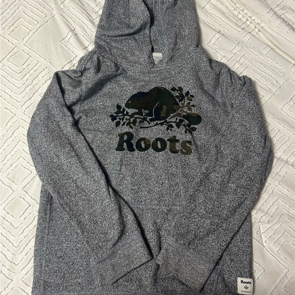 Roots Gray Sweater with Signature Beaver Logo In Camo